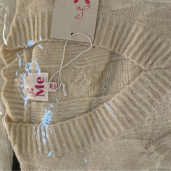 New with tags knit sweater size m - Picture 2 of 4